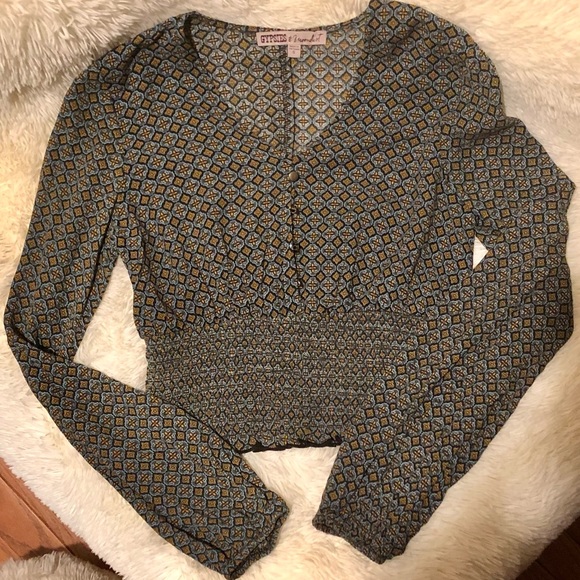 FINAL—GYPSIES & MOONDUST—LONG SLEEVE ELASTIC CUFF & CROPPED ELASTIC WAIST!! - Picture 5 of 10